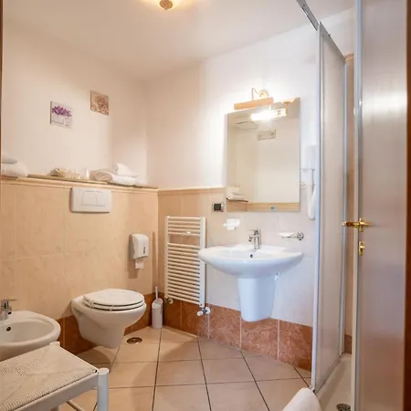 Locanda Da Otello Hotel Marta